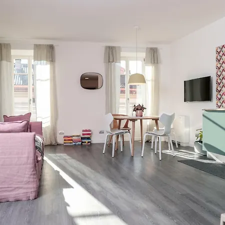 Manciuno Apartment *